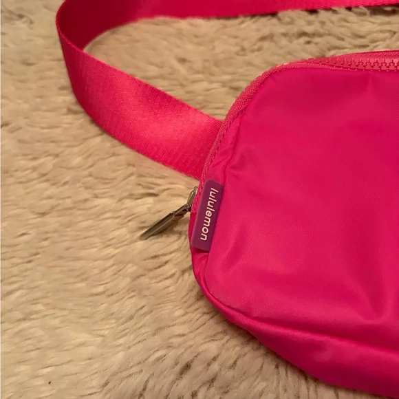lululemon athletica Pink Belt Bag - Picture 2 of 4